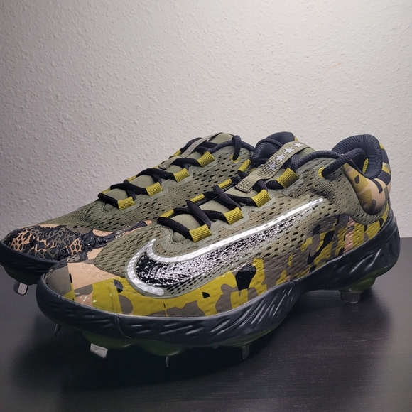 Nike Men's Sizes Alpha Huarache Elite Low Military Camo Baseball